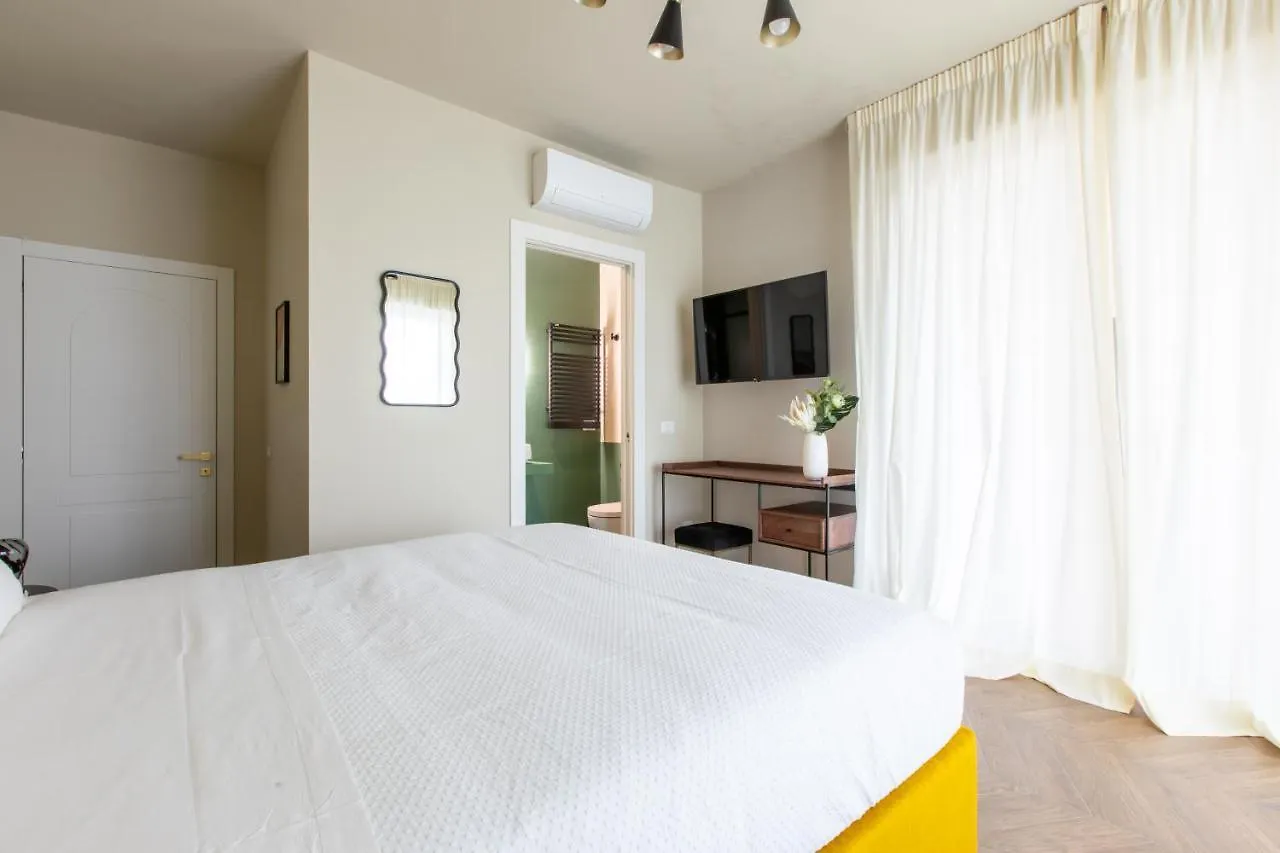 Casa de hóspedes Daplace - Corso Sempione Suites Milão