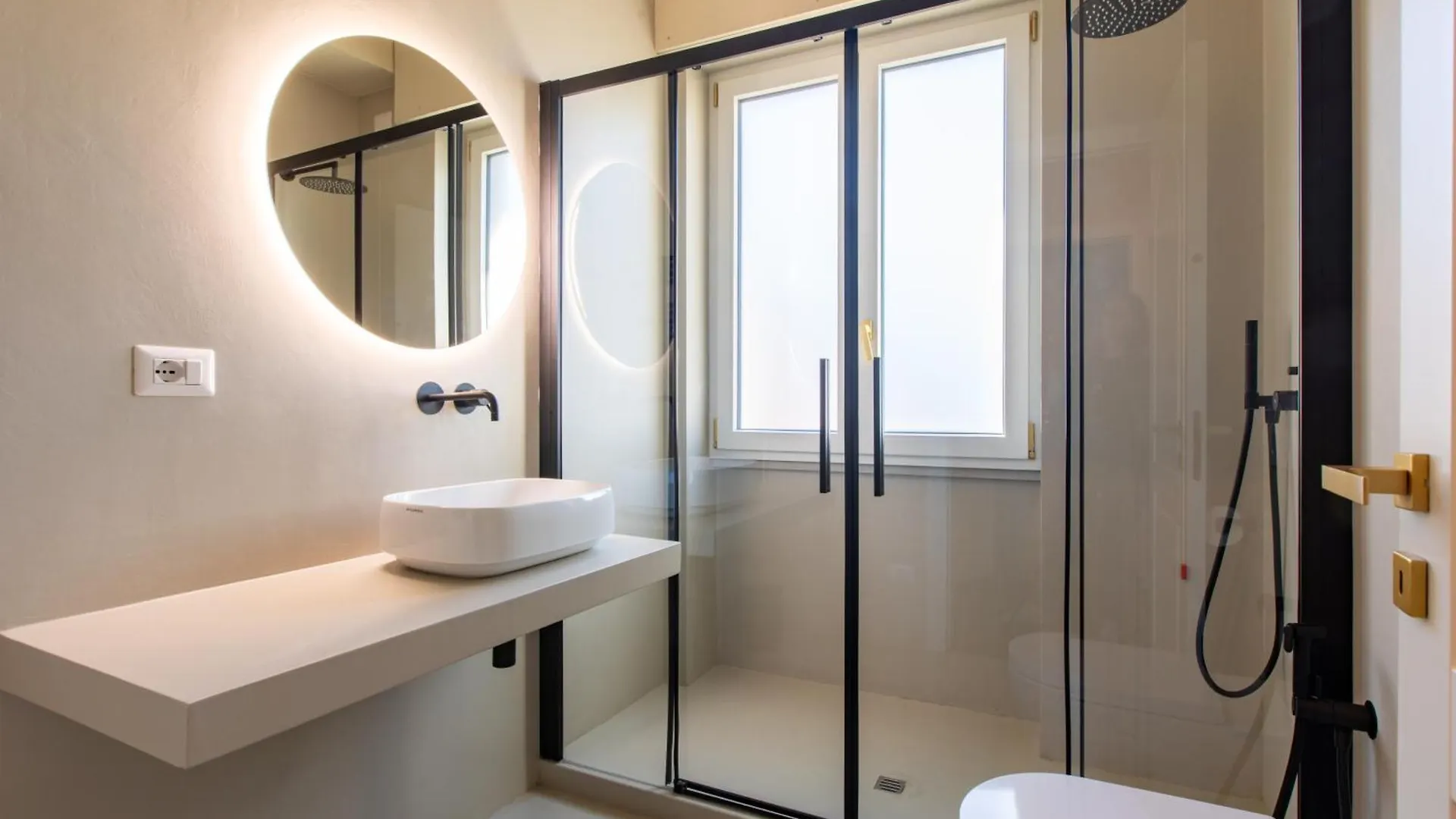 Daplace - Corso Sempione Suites ミラノ